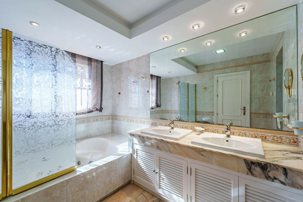 Detached Villa Benamara Málaga - image 27