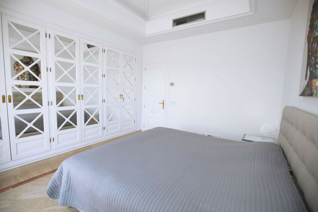 Penthouse Duplex The Golden Mile Málaga - image 27