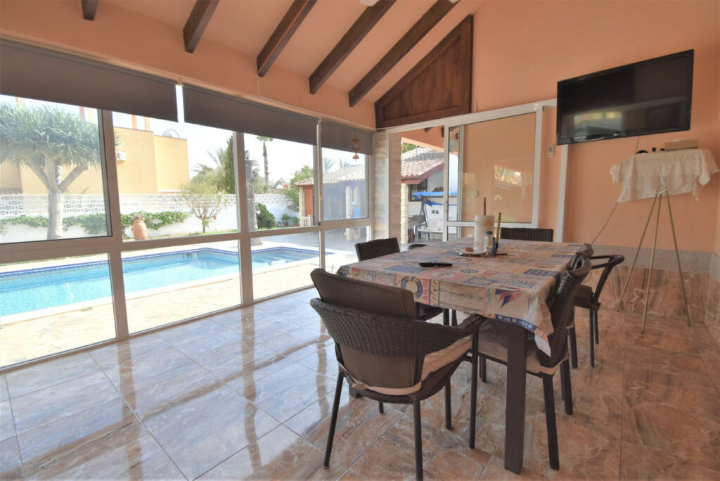 Detached Villa Villamartin Alicante - image 27
