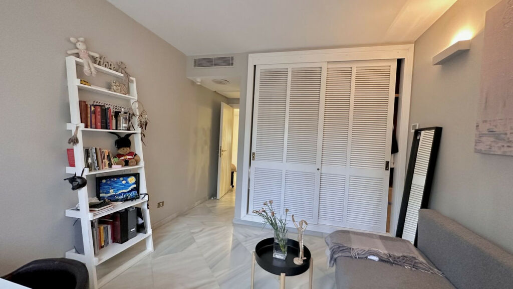 Middle Floor Apartment The Golden Mile Málaga - image 27