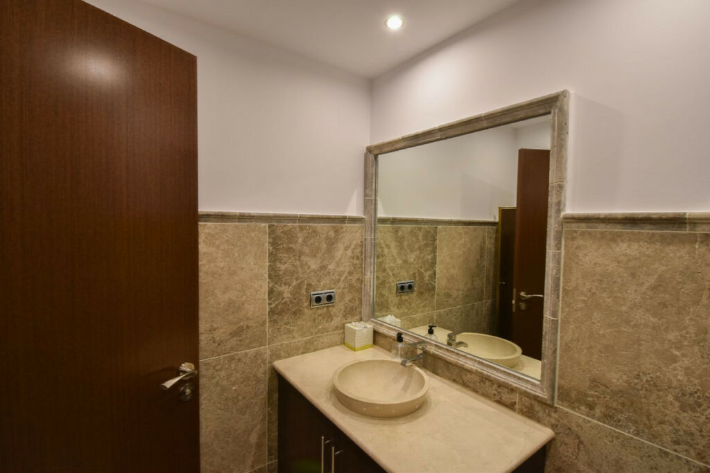 Townhouse Nueva Andalucía Málaga - image 27