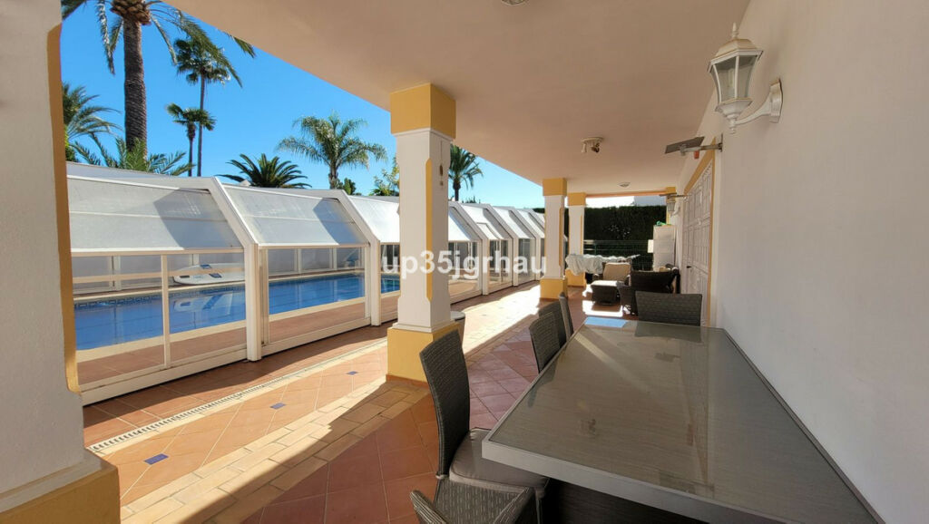 Detached Villa Bel Air Málaga - image 27