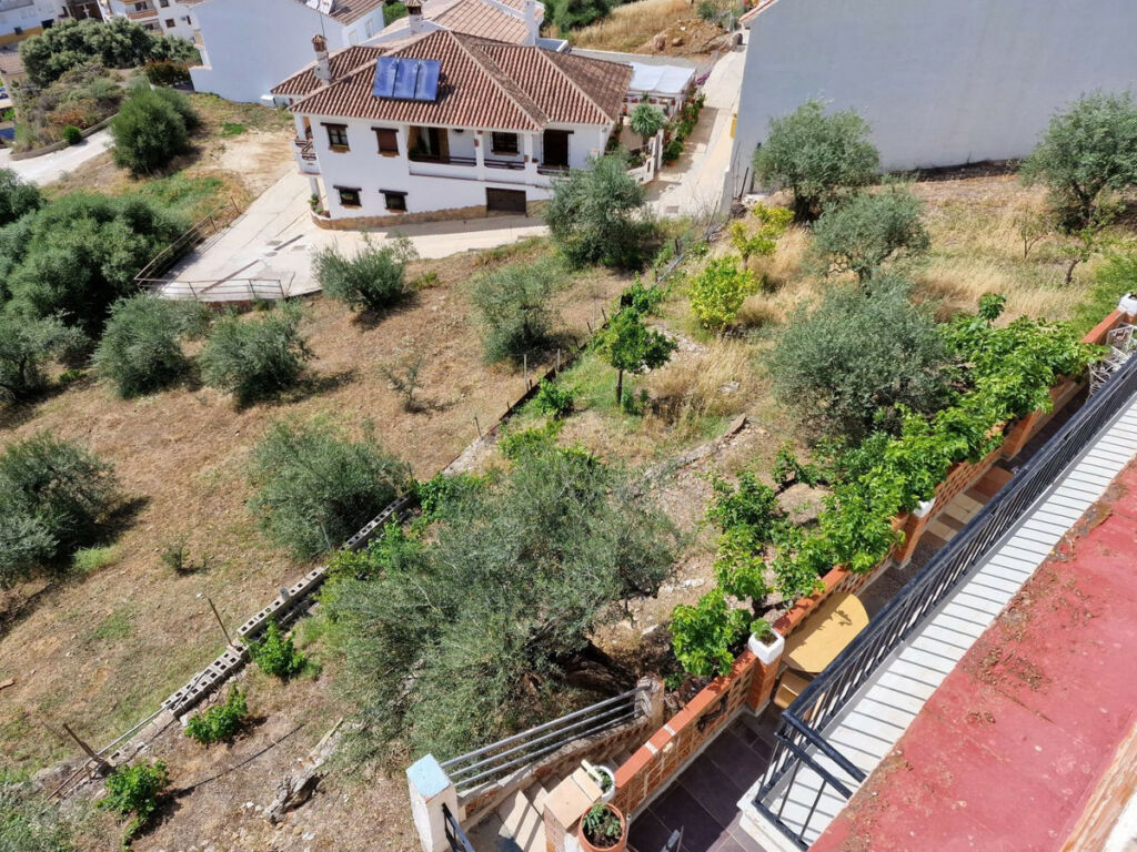 Detached Villa Tolox Málaga - image 27