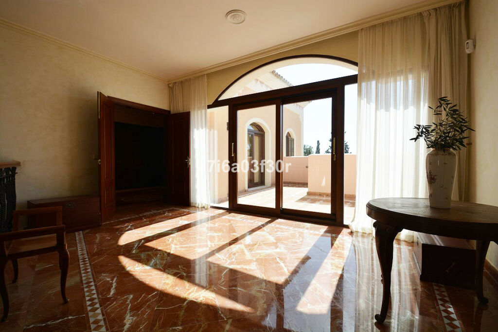 Detached Villa Nueva Andalucía Málaga - image 27