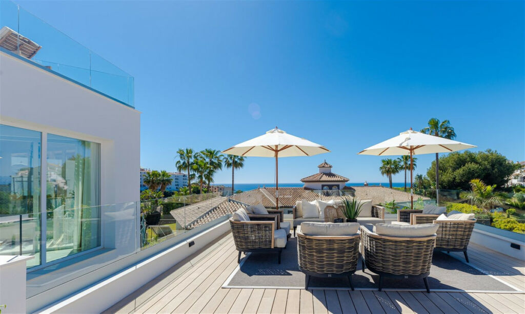 Detached Villa Riviera del Sol Málaga - image 28