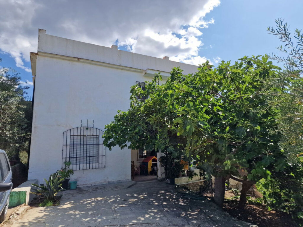 Detached Villa Tolox Málaga - image 28