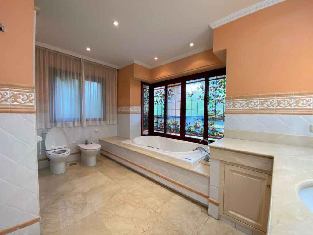 Detached Villa Sierra Blanca Málaga - image 34