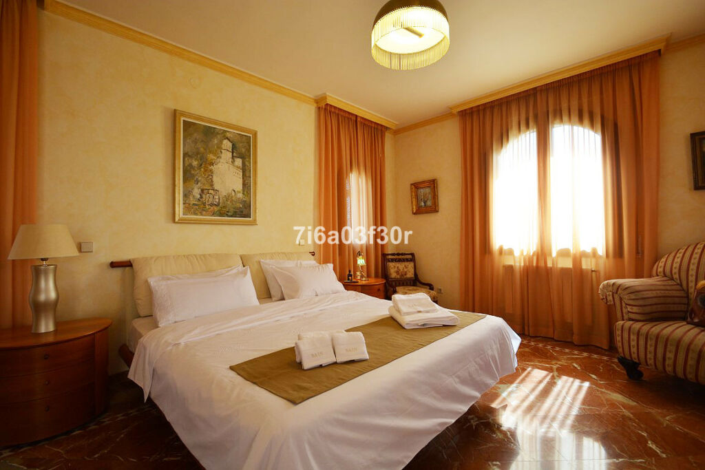 Detached Villa Nueva Andalucía Málaga - image 28
