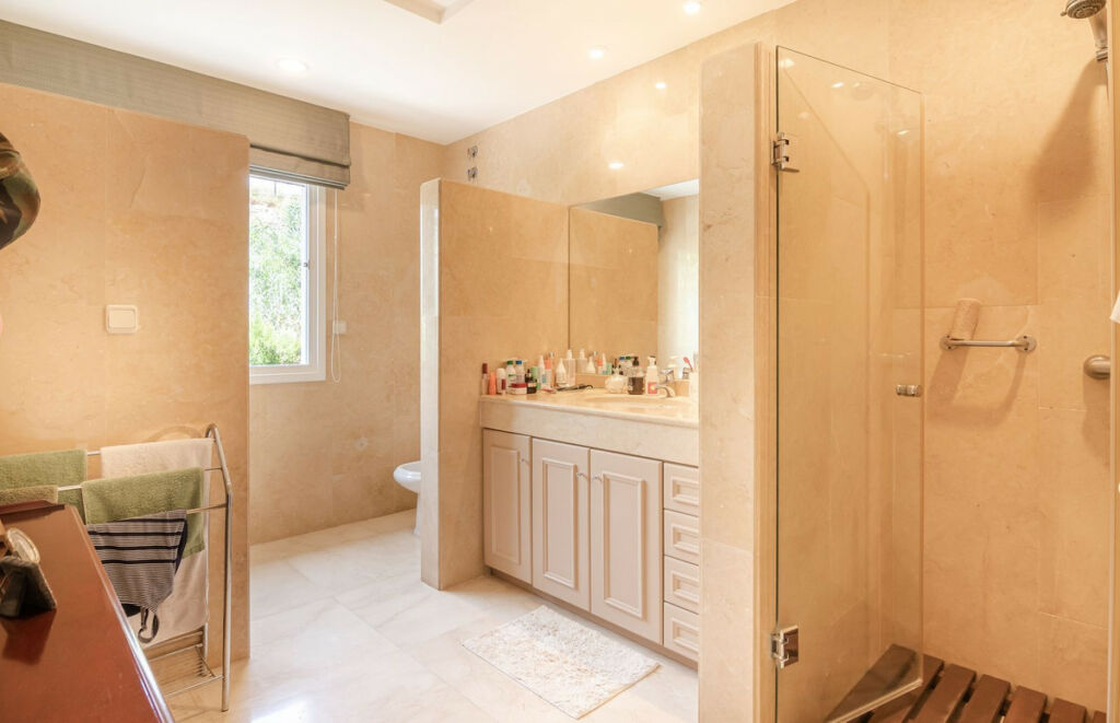 Detached Villa Benahavís Málaga - image 28