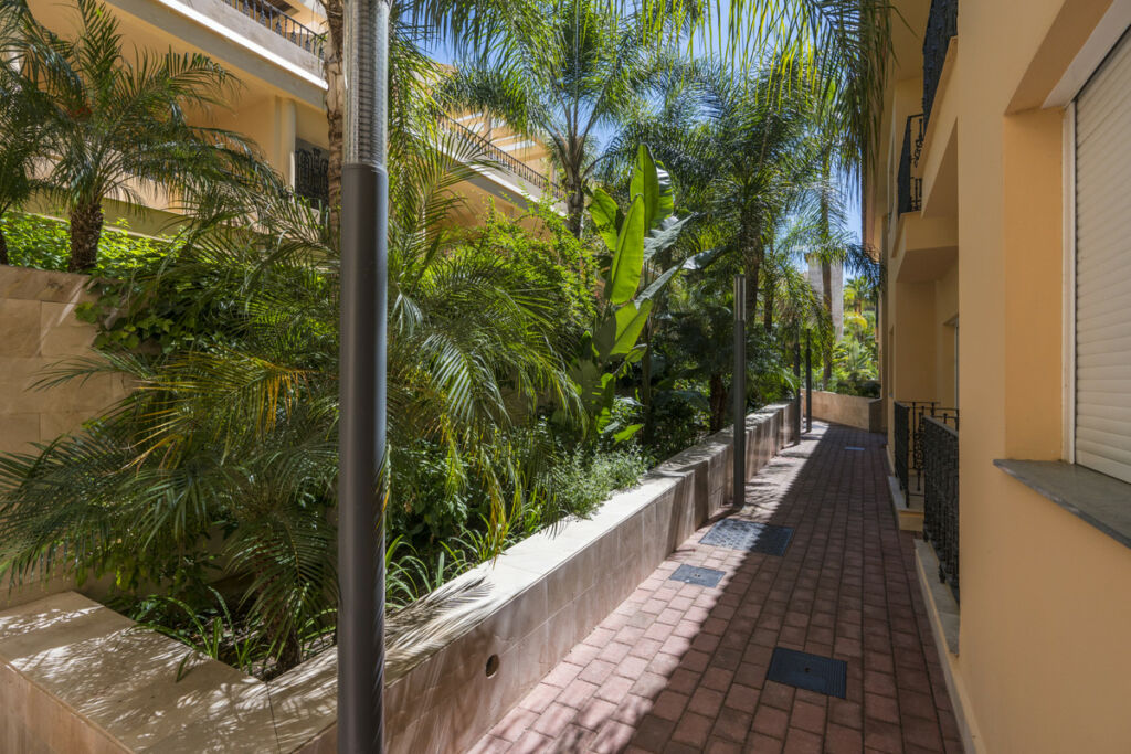 Ground Floor Apartment Nueva Andalucía Málaga - image 29