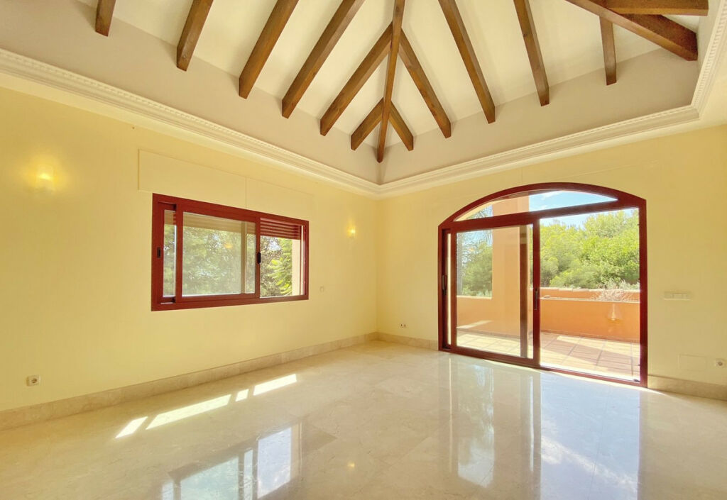 Detached Villa Sierra Blanca Málaga - image 35