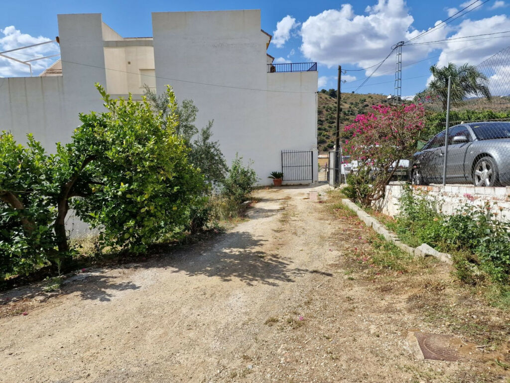 Detached Villa Tolox Málaga - image 29