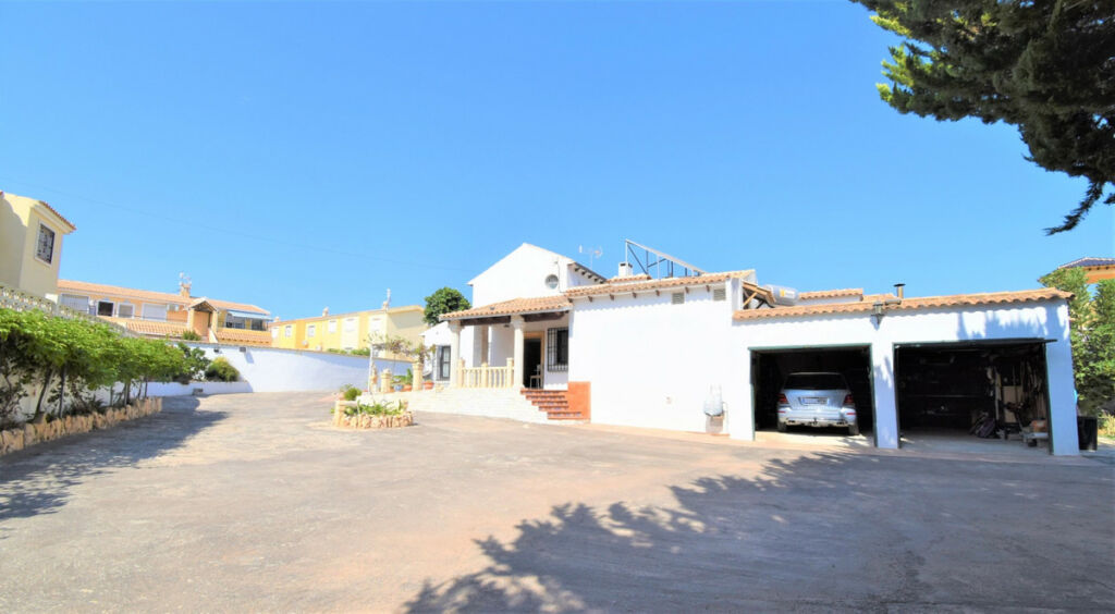Detached Villa Villamartin Alicante - image 29