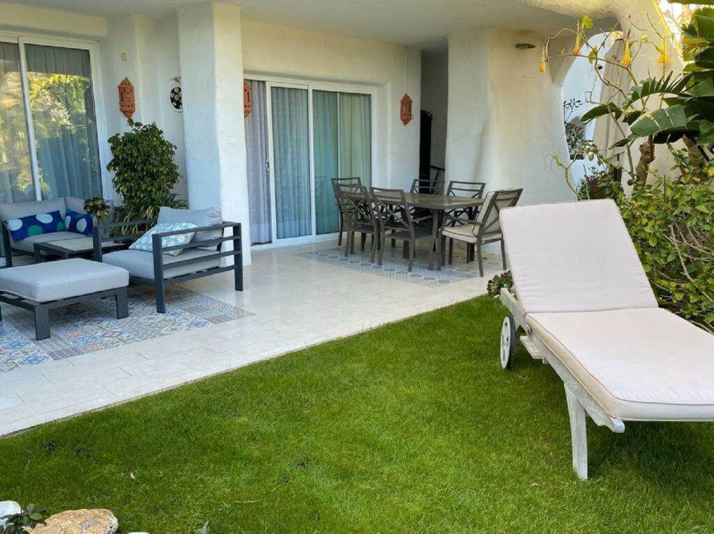 Ground Floor Apartment Puerto Banús Málaga - image 3