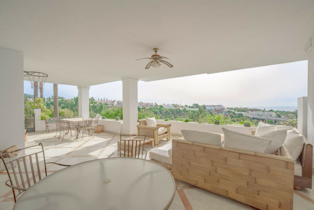 Ground Floor Apartment The Golden Mile Málaga - image 3