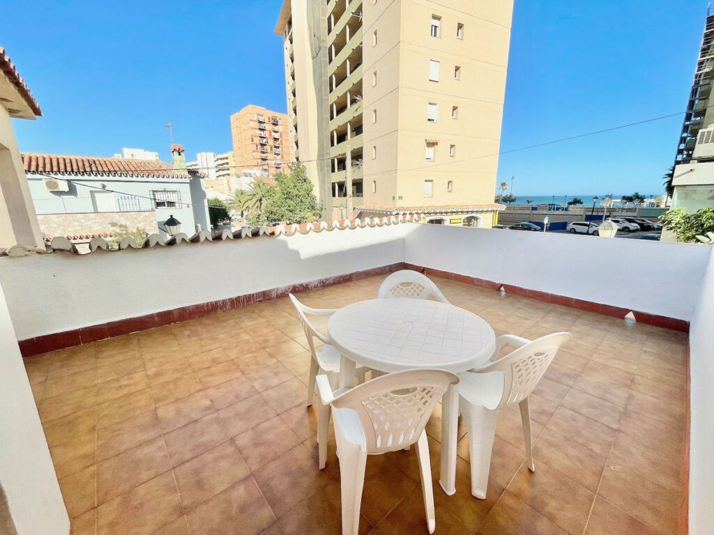 Detached Villa Fuengirola Málaga - image 3