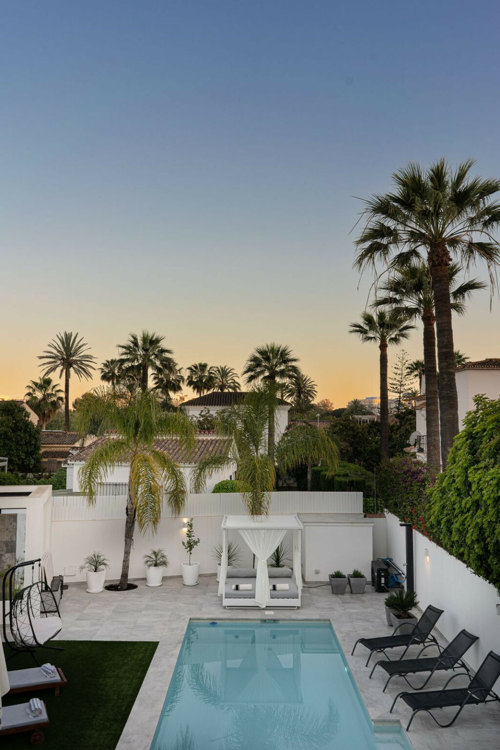 Detached Villa Puerto Banús Málaga - image 3