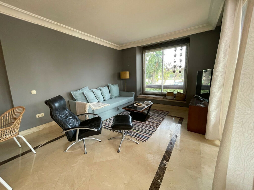 Ground Floor Apartment Estepona Málaga - image 3