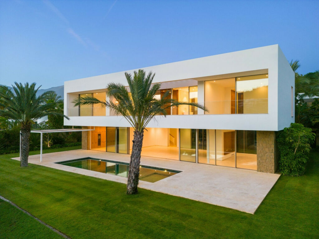 Detached Villa Casares Málaga - image 3