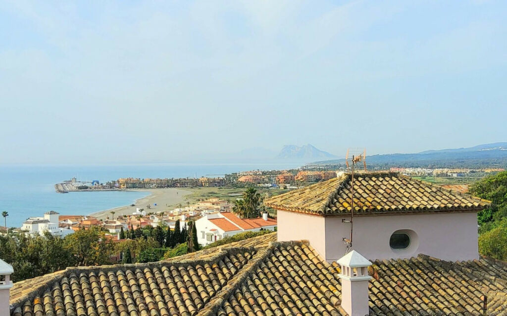 Detached Villa Torreguadiaro Cádiz - image 3