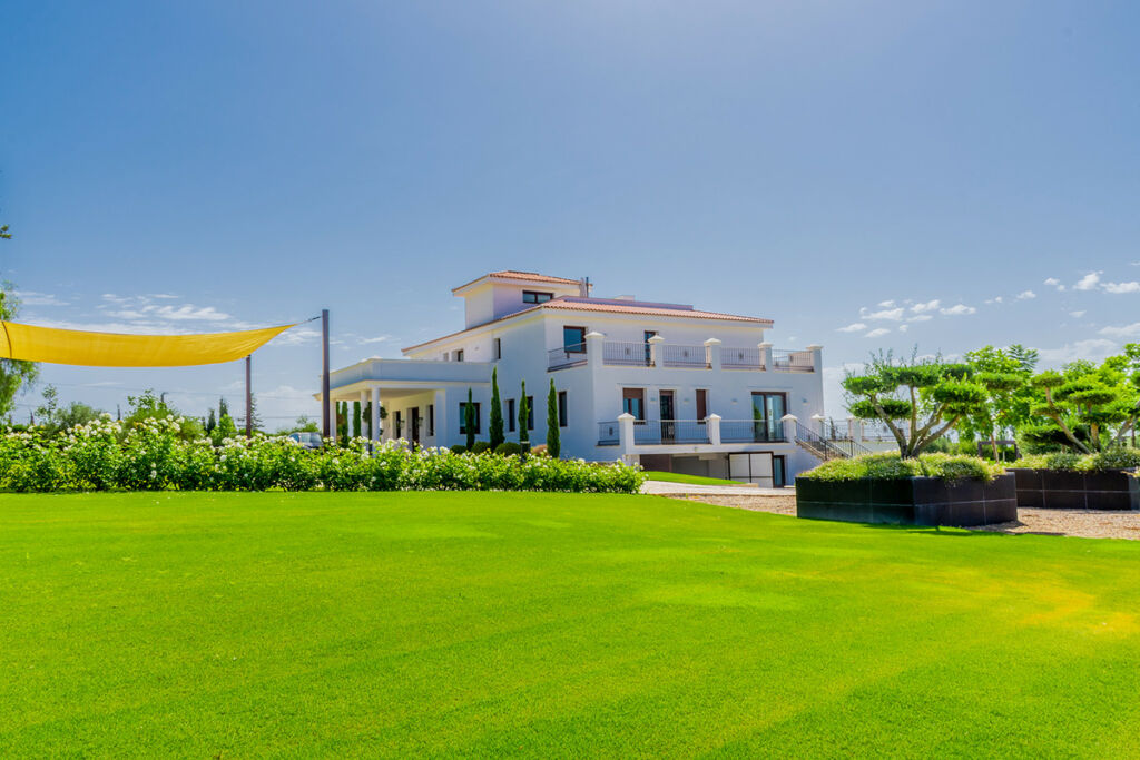 Detached Villa Guadalmina Alta Málaga - image 3