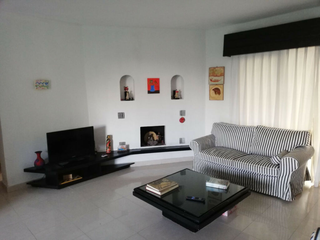 Middle Floor Apartment Puerto Banús Málaga - image 3