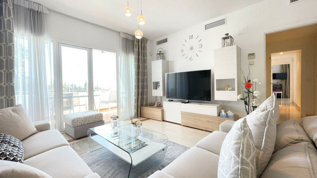 Penthouse Duplex Nueva Andalucía Málaga - image 3