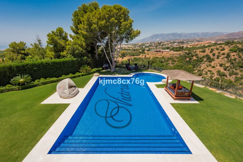 Detached Villa Hacienda Las Chapas Málaga - image 3