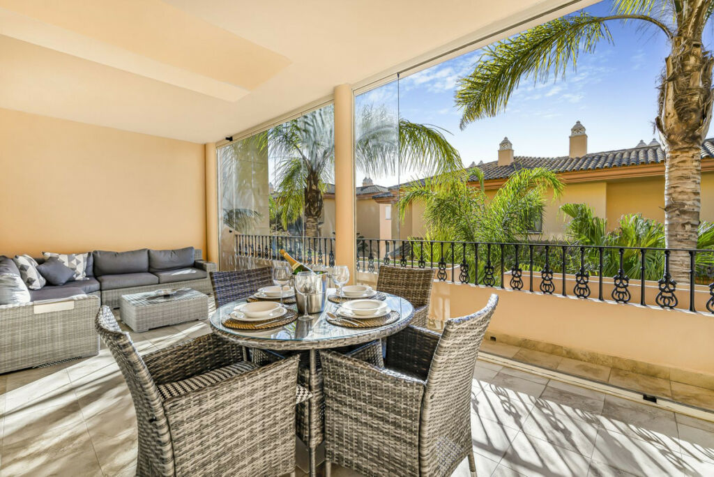 Ground Floor Apartment Nueva Andalucía Málaga - image 3