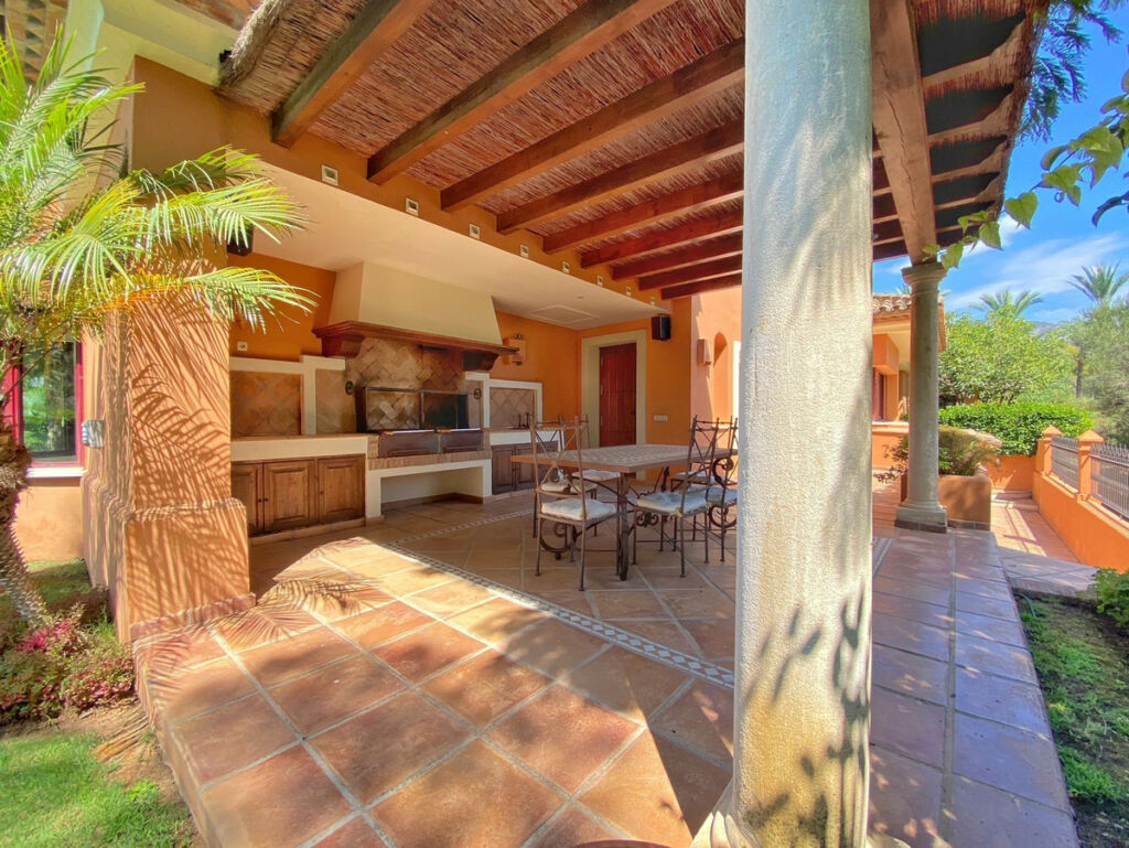 Detached Villa Sierra Blanca Málaga - image 9