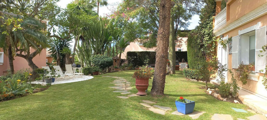 Ground Floor Apartment Estepona Málaga - image 3