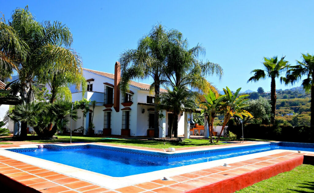 Detached Villa Frigiliana Málaga - image 3