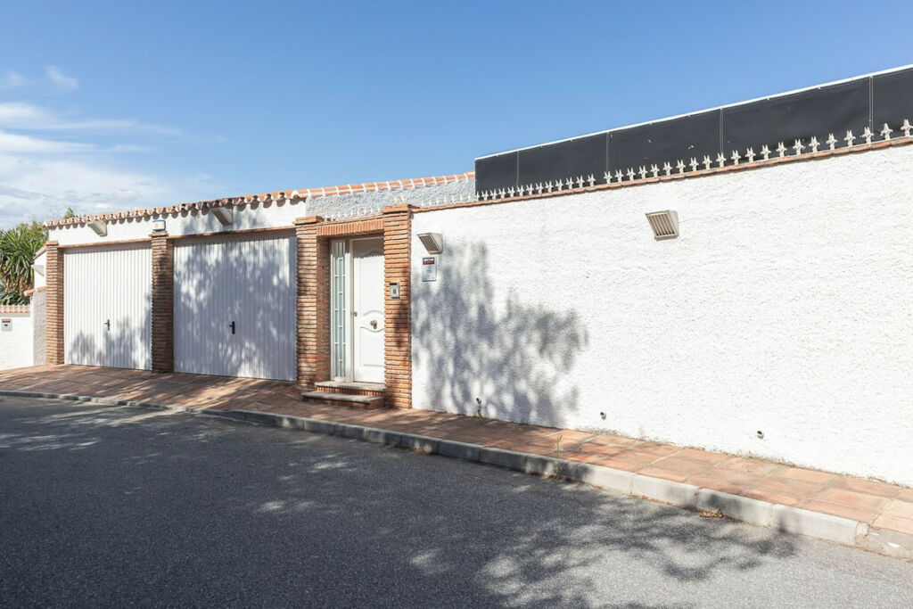 Detached Villa Torrenueva Málaga - image 3
