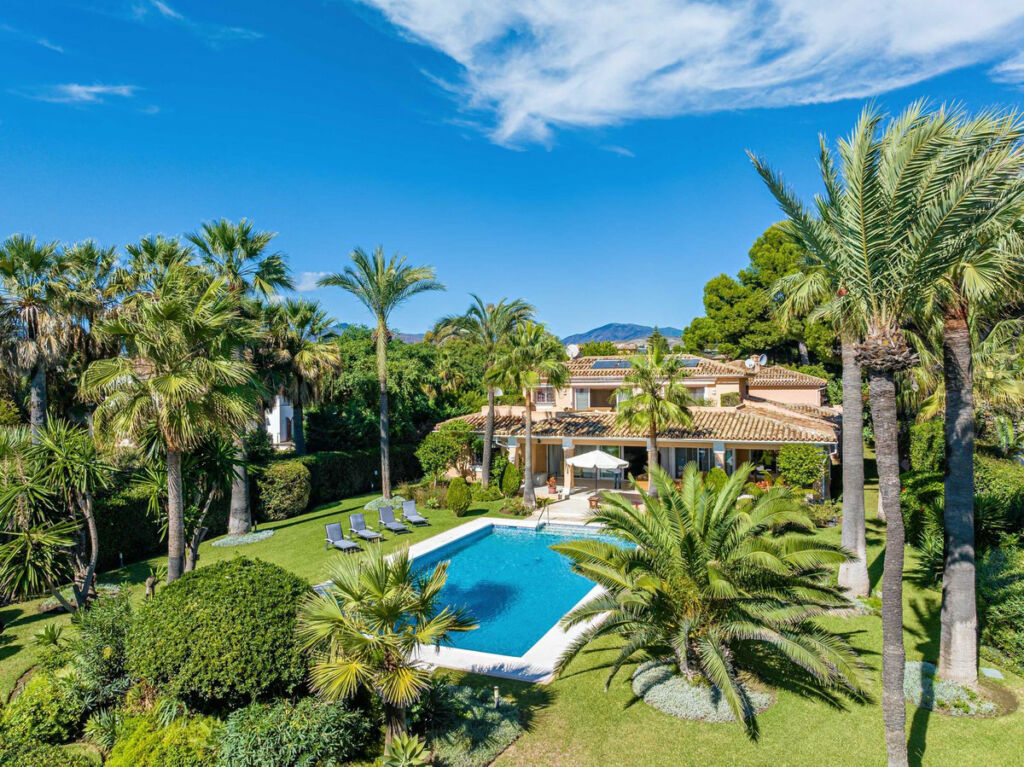 Detached Villa Benamara Málaga - image 3