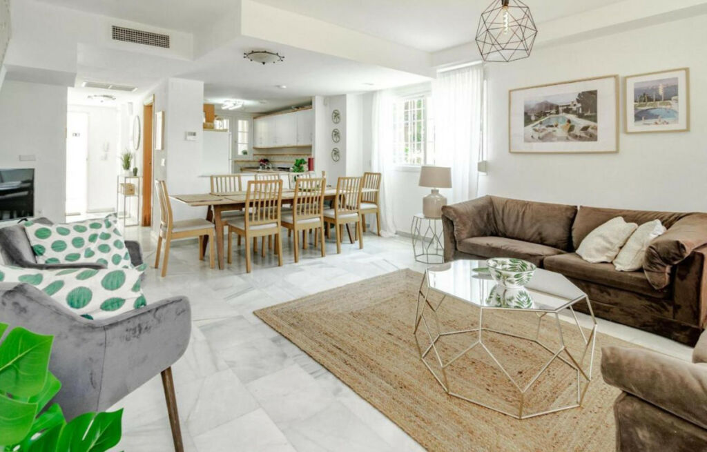 Townhouse El Rosario Málaga - image 3