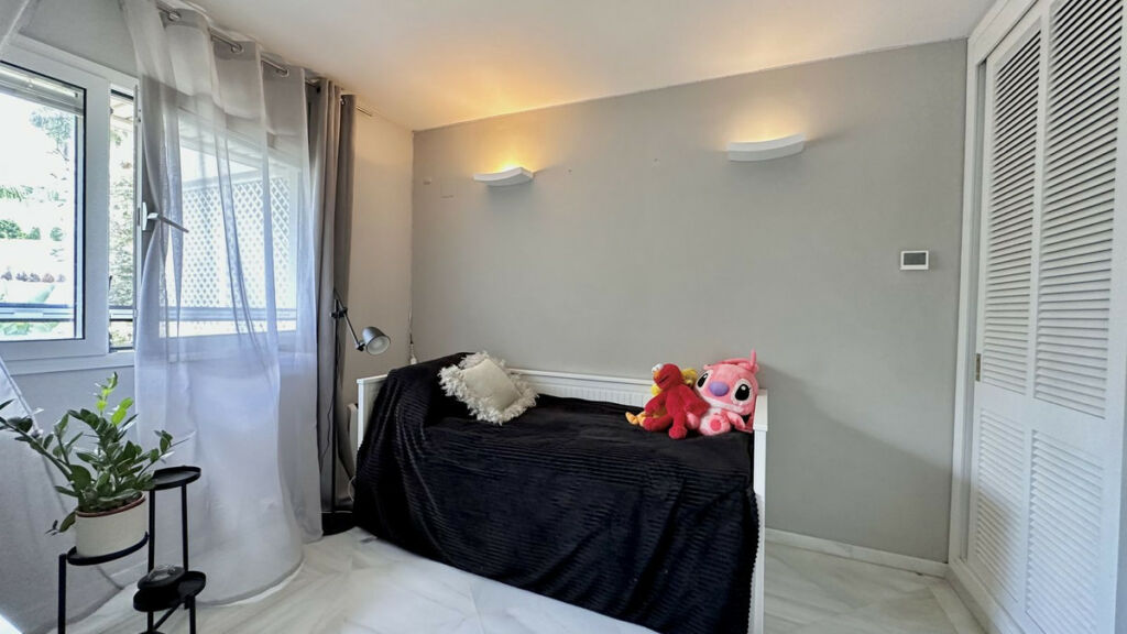 Middle Floor Apartment The Golden Mile Málaga - image 30