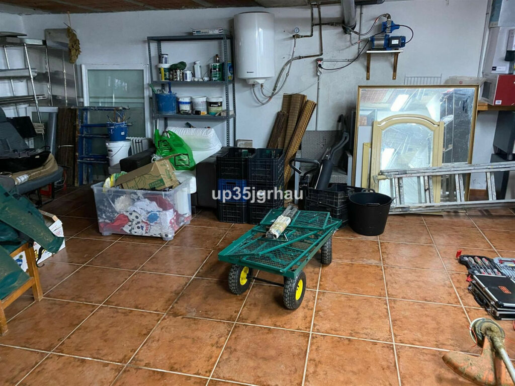 Detached Villa Estepona Málaga - image 30