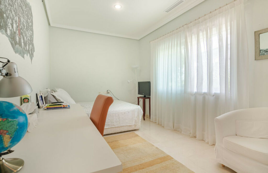 Detached Villa Benahavís Málaga - image 30