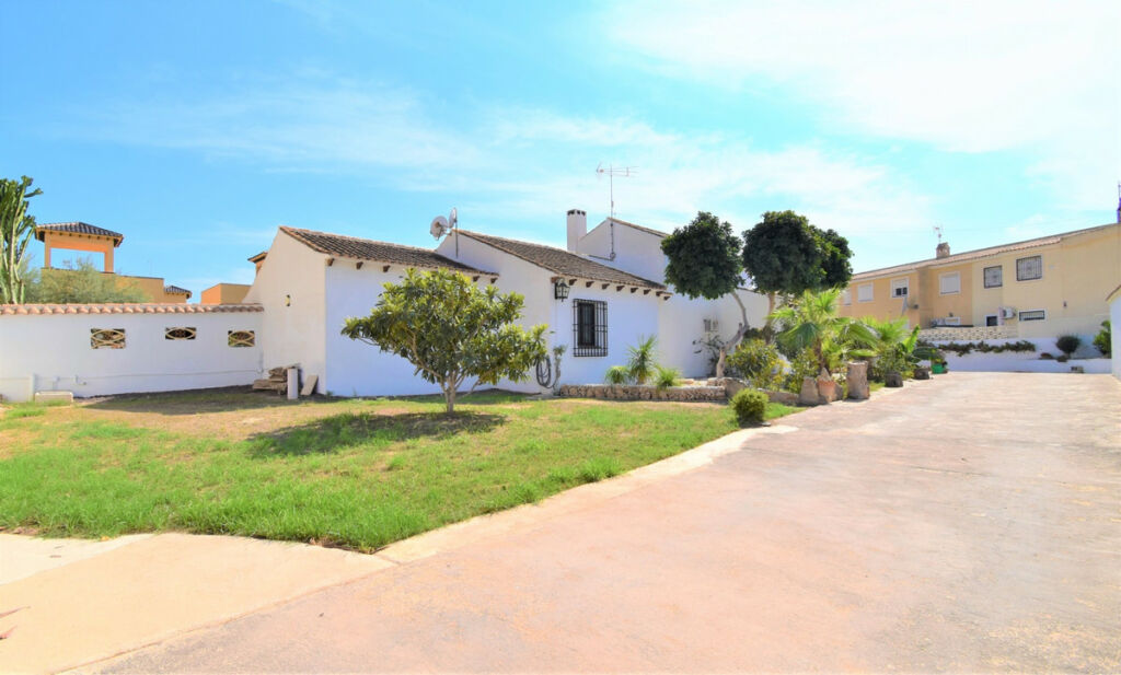 Detached Villa Villamartin Alicante - image 30
