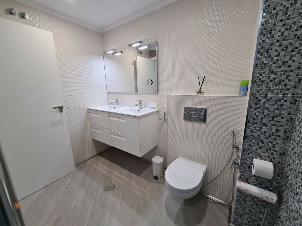 Middle Floor Apartment Calahonda Málaga - image 31