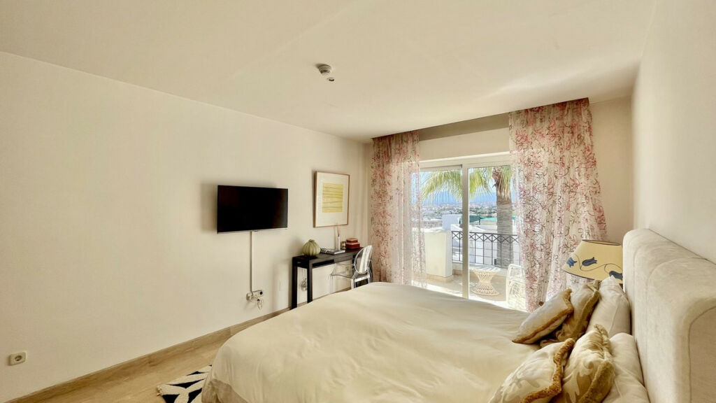 Penthouse Río Real Málaga - image 31