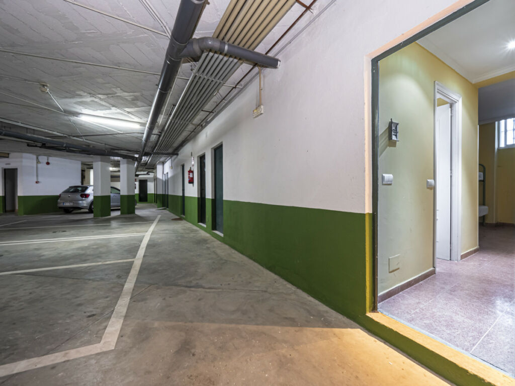 Middle Floor Apartment Puerto Banús Málaga - image 32