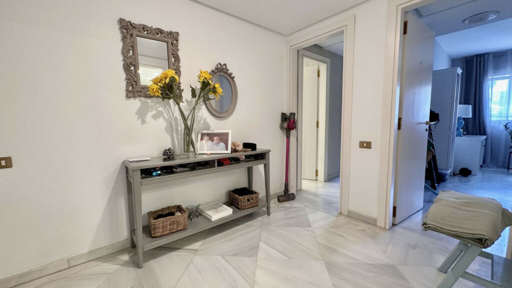 Middle Floor Apartment The Golden Mile Málaga - image 32