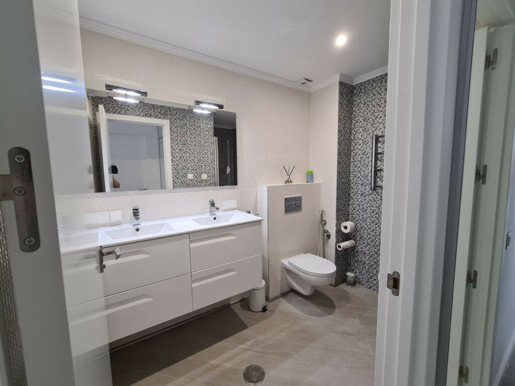 Middle Floor Apartment Calahonda Málaga - image 32