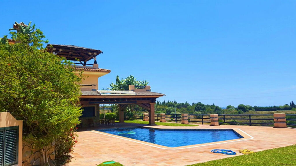 Detached Villa Estepona Málaga - image 32
