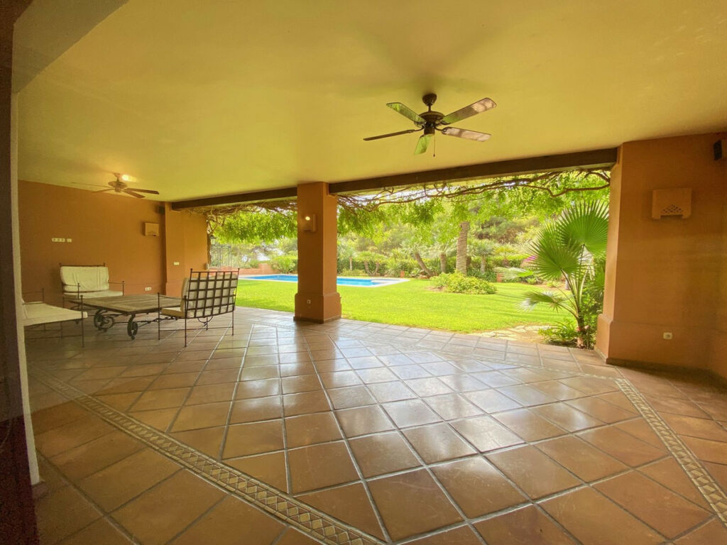 Detached Villa Sierra Blanca Málaga - image 38