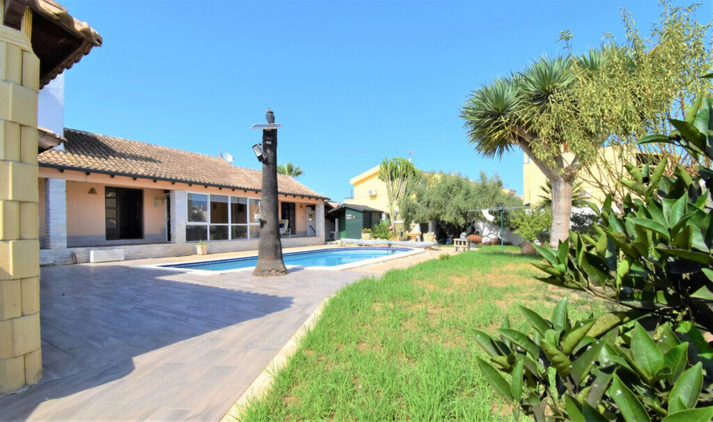Detached Villa Villamartin Alicante - image 32