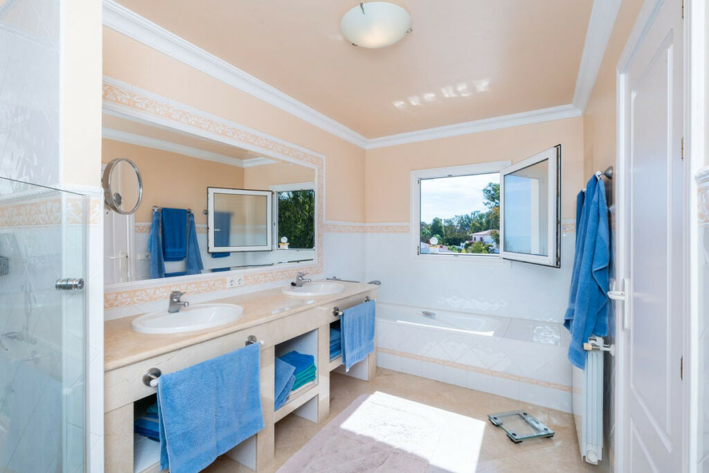 Detached Villa Torrenueva Málaga - image 33