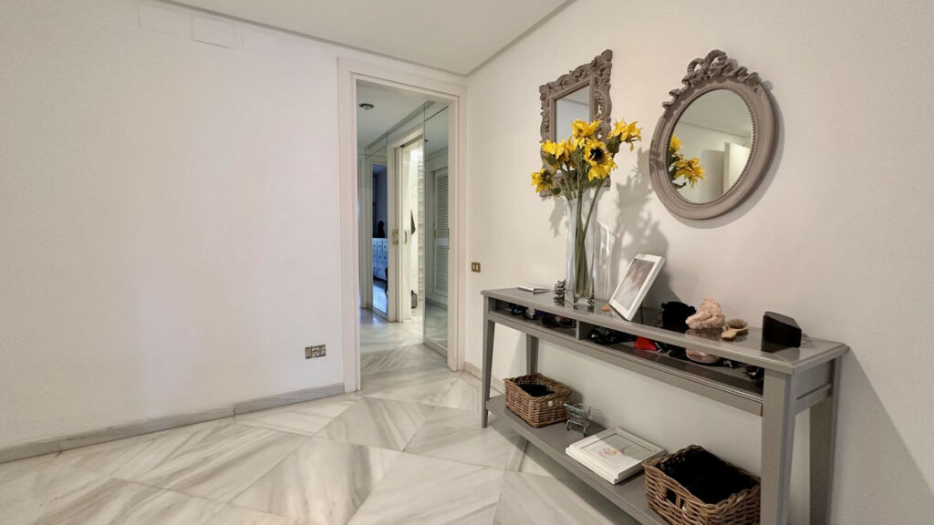 Middle Floor Apartment The Golden Mile Málaga - image 33