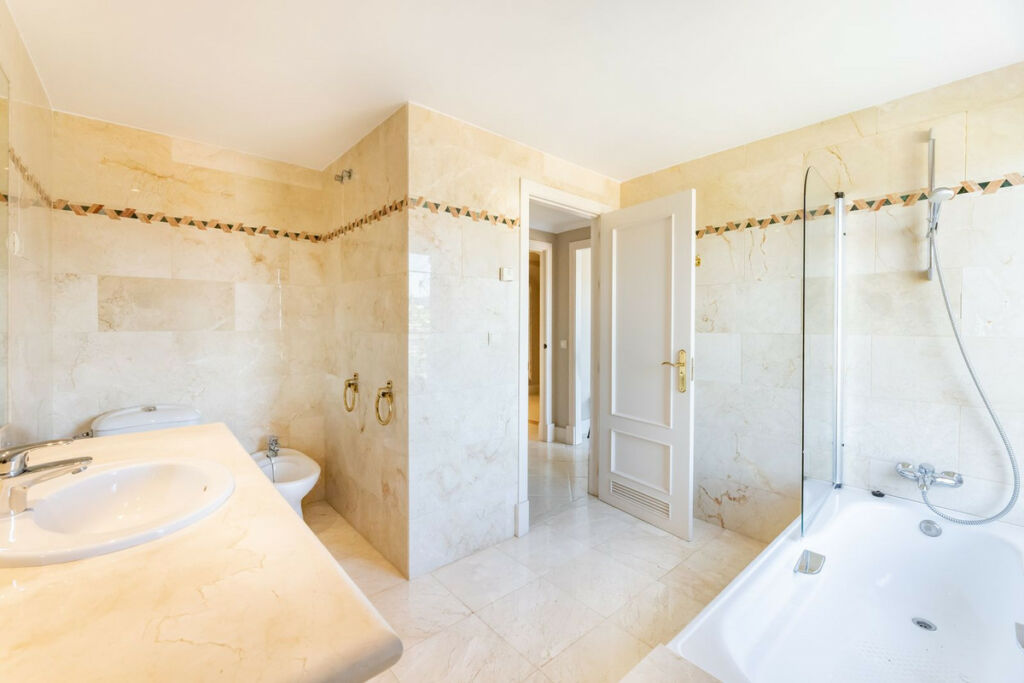Penthouse Nueva Andalucía Málaga - image 33